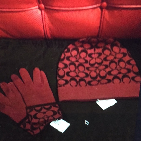 AUTHENTIC COACH SIGNATURE KNIT HAT & TECH GLOVES - Picture 5 of 5
